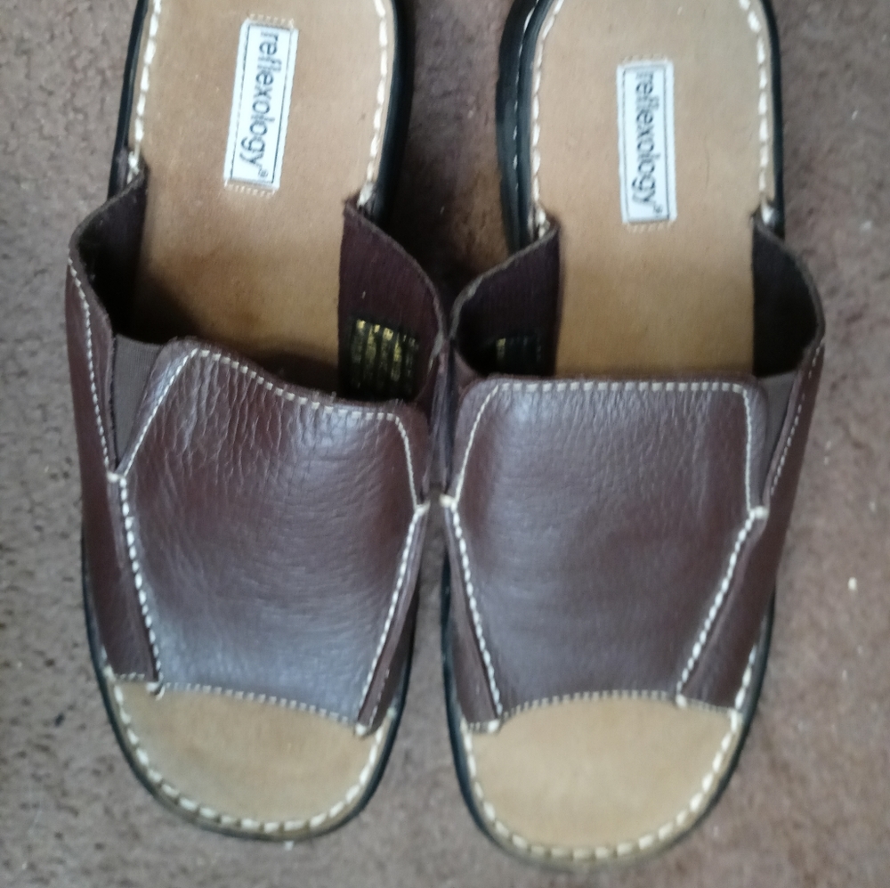 reflexology leather mules